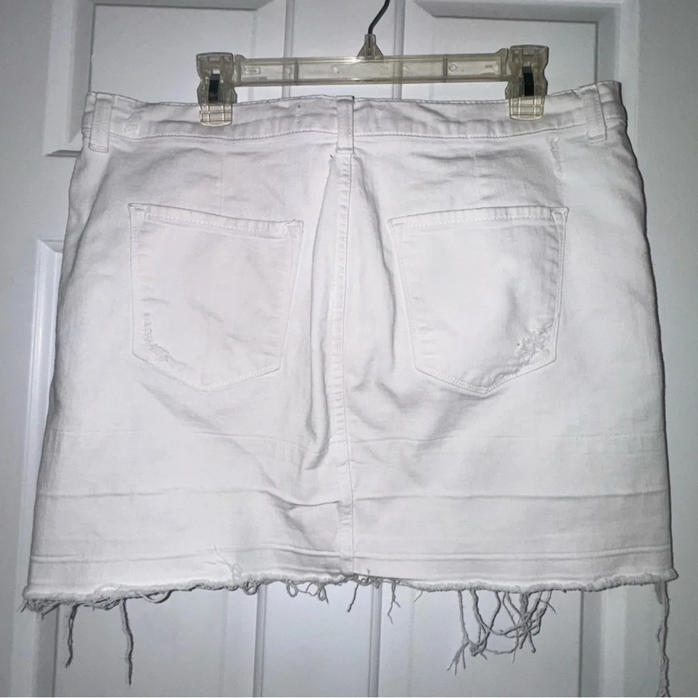 J Brand Lela pencil skirt in destructive white denim distressed 32